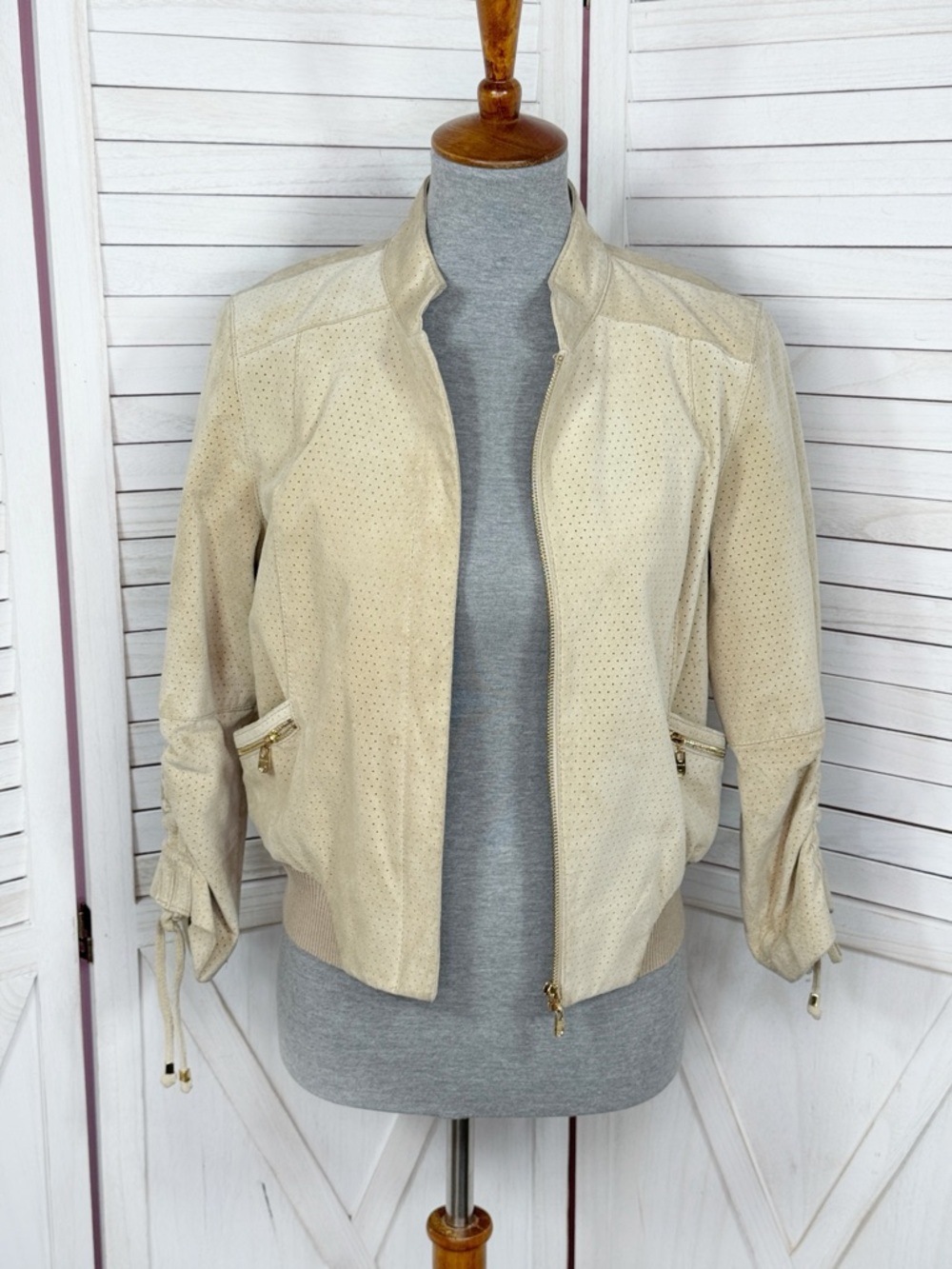 Bebe Bomber Jacket Women Medium Tan Perforated Suede Leather‎ Cinch Sleeve Crop
